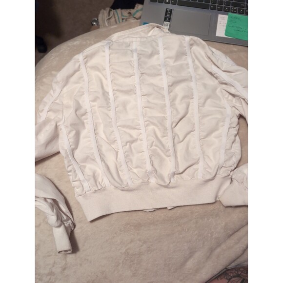 Bebe size white super lighr weight zip up - Picture 6 of 6